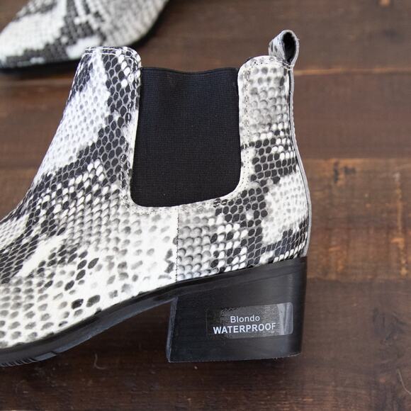 Blondo Emelia Waterproof Chelsea Bootie - Picture 4 of 7